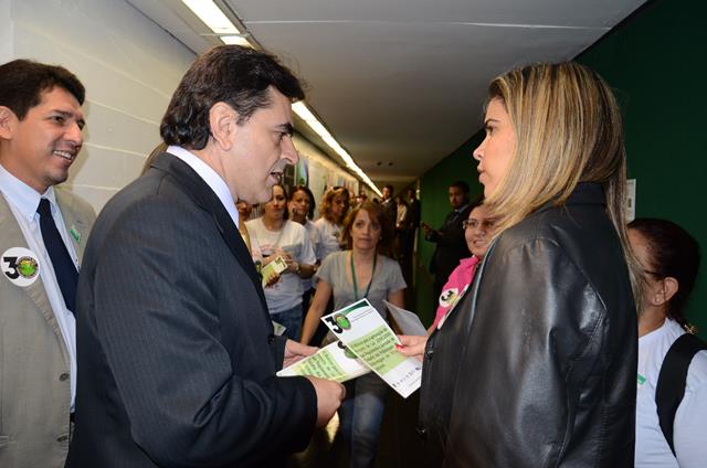 Deputado Domingos Sávio e representantes do Fórum 30h