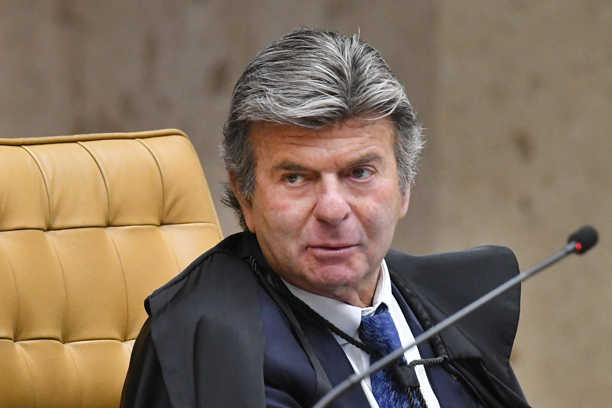 Ministro Luiz Fux vota pela regionalização do Piso Nacional da Enfermagem -  Cofen