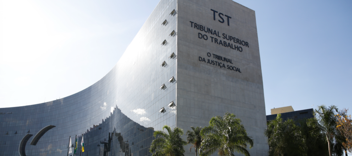 Fachada do edifício-sede do TST